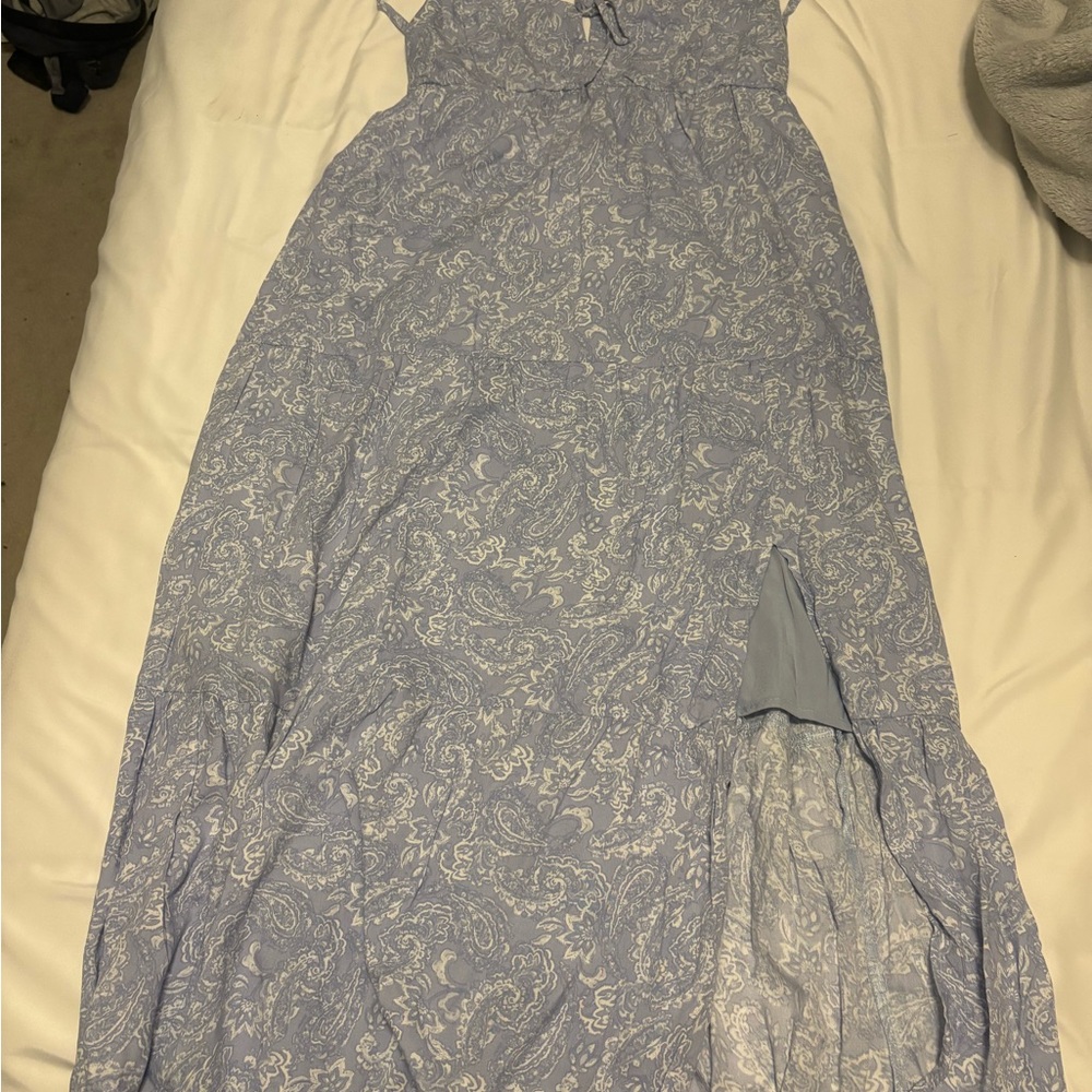 Elegant Blue Paisley Maxi Dress